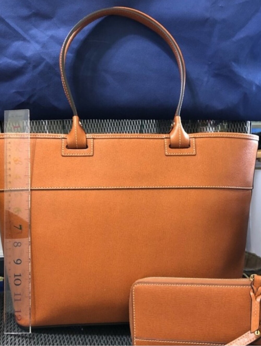 Dooney & Bourke Saffiano Natural Tan Large Leather Tote with Wristlet - Picture 2 of 8